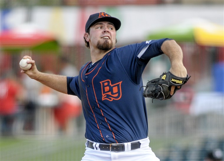 Image: Blake Bivens throws a pitch during a MiLB game between the Dayton Dragons and Bowling Green Hot Rods in Kentucky in 2016.